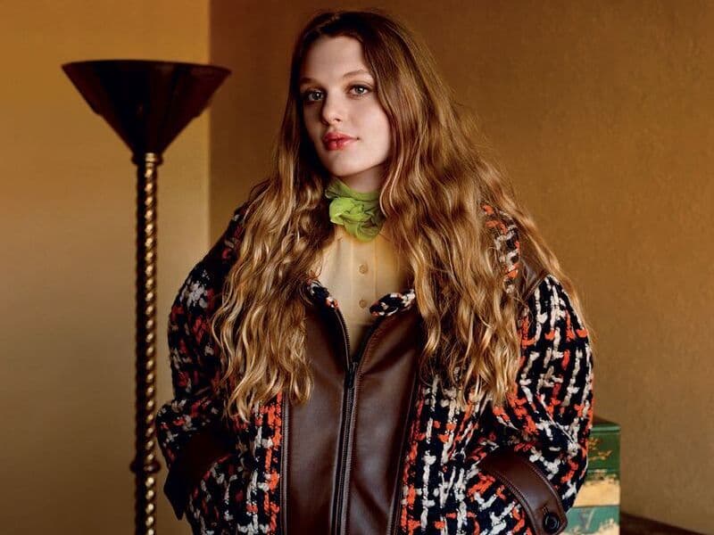 "אני לא מרגישה שאני במקום להגיד לאנשים מה מתאים להם בחיים". אריאל ניקולסון בקמפיין של מיו מיו (צילום: קמפיין) אריאל ניקולסון בקמפיין של מיו מיו