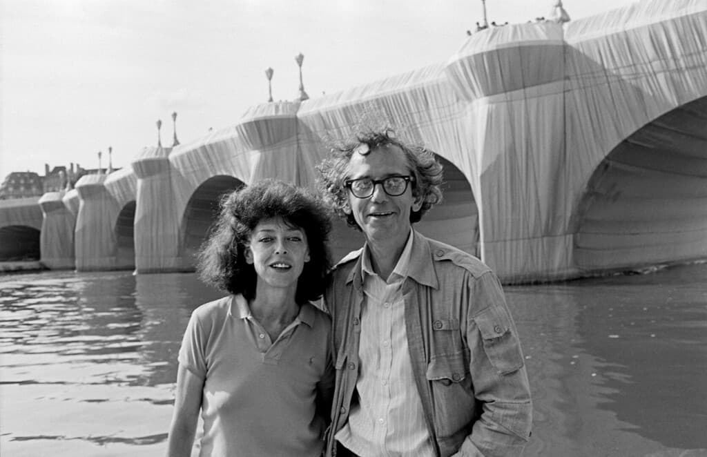 כריסטו וז'אן קלוד אחרי עיטוף "הגשר החדש" בפריז, 1985