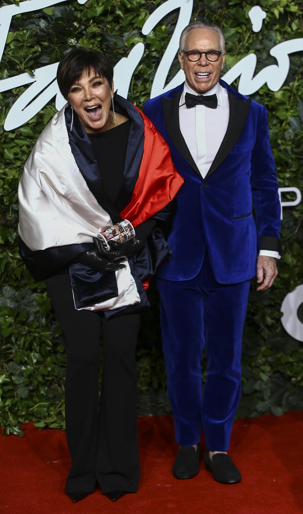טומי הילפיגר וקריס ג'נר בטקס פרסי האופנה הבריטיים