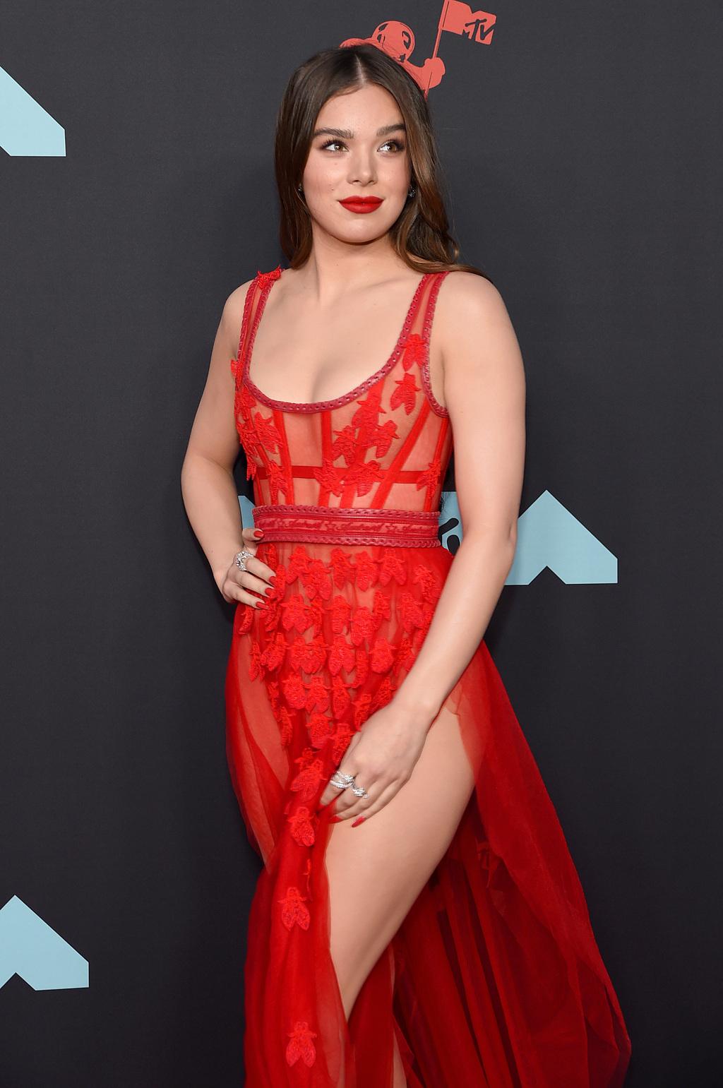 היילי סטיינפלד בטקס פרסי MTV ב-2019