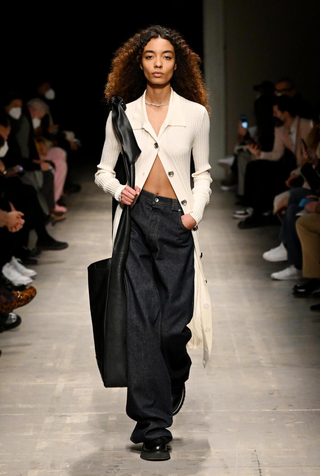 תצוגת סתיו-חורף 2022-23 של פדריקו סינה