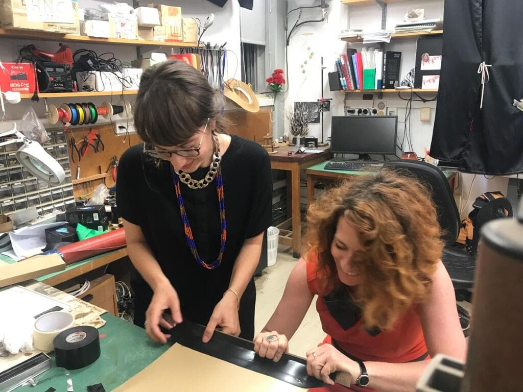 אריאל ואני במעבדה, בתחילת העבודה המשותפת שלנו עם ערן, בשנת 2018