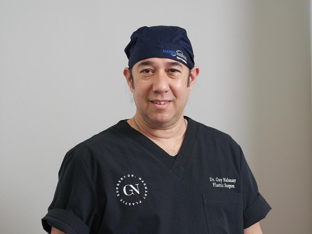 התמחה שש שנים במחלקת כירורגיה פלסטית באיכילוב (צילום: עמרי לוי) ד"ר גיא נחמני