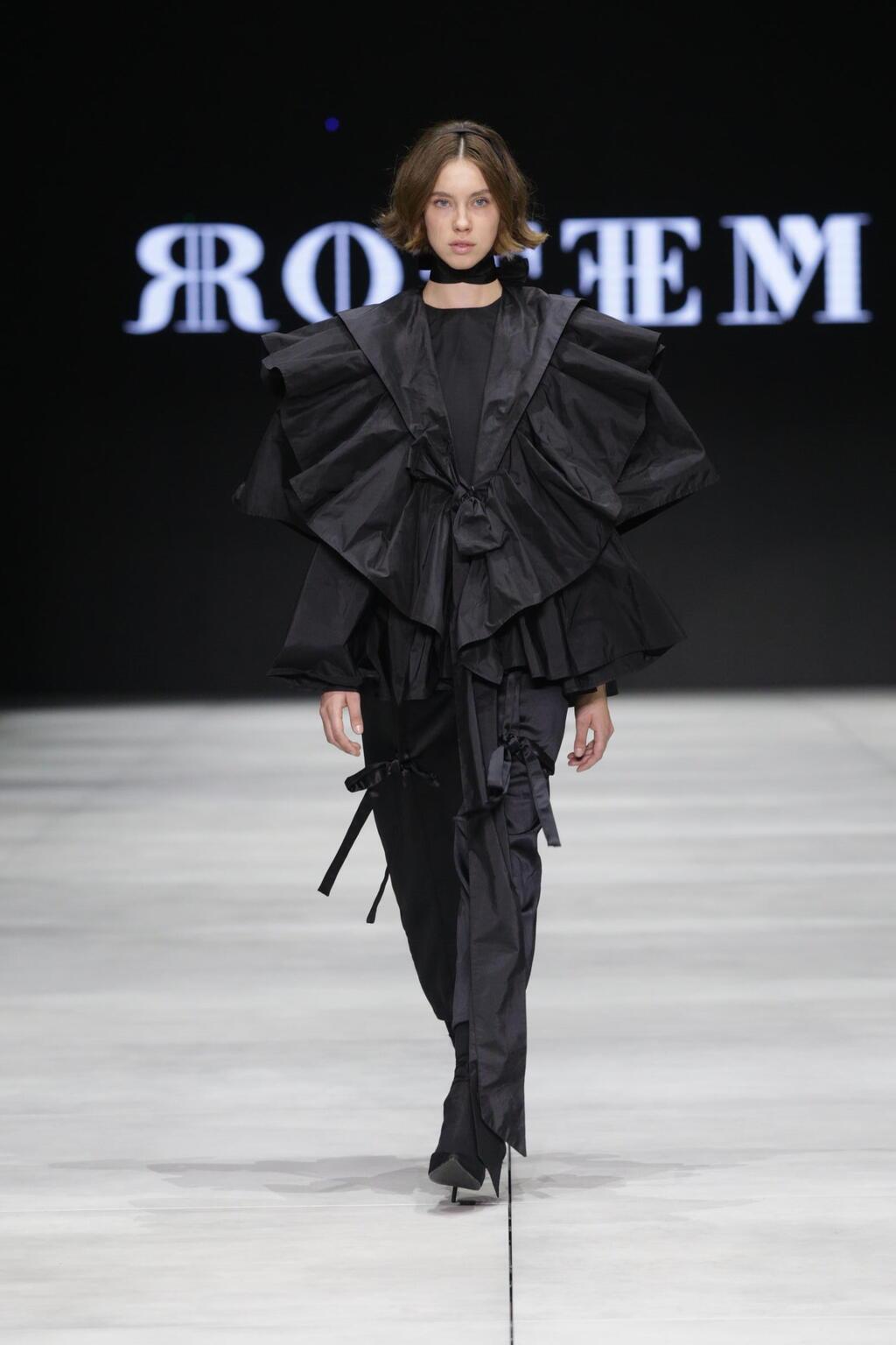 התצוגה של רותם שאול במסגרת Upcoming Designers