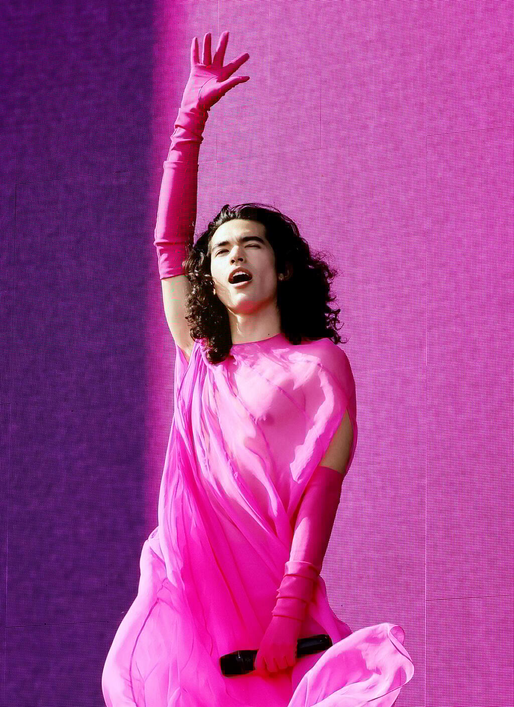 קונאן גריי לובש ורוד בפסטיבל קואצ'לה, 2022