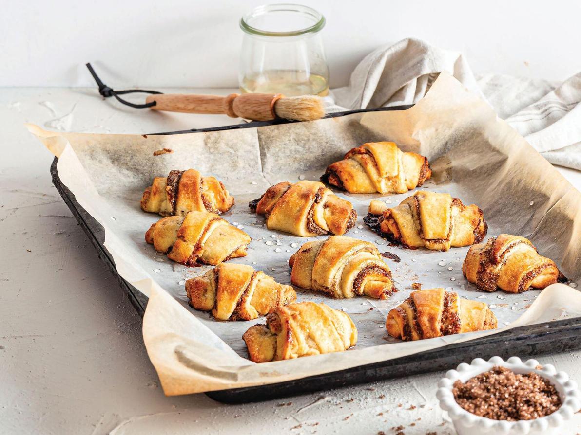 רוגלך מבצק פריך במלית טחינה ודבש