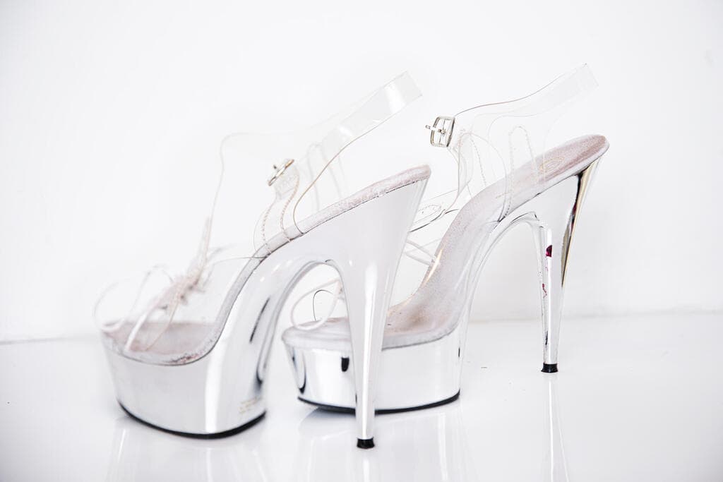 נעלי עקב (צילום: ענבל מרמרי) בארון של קיי לונג