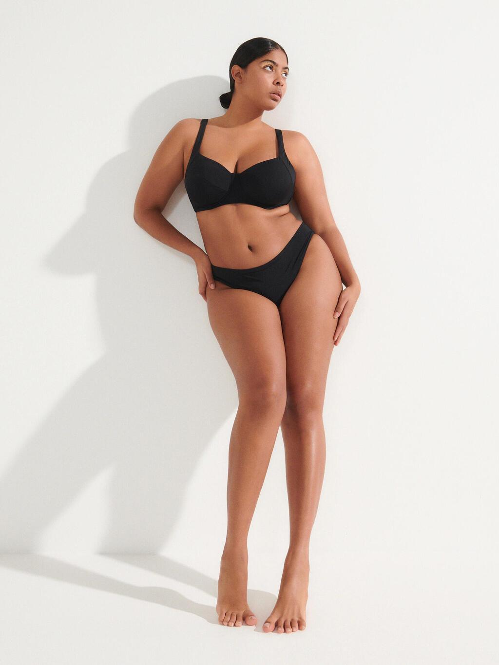 125 שקל, ריזרבד (צילום: אסף לוי) בגד ים של ריזרבד