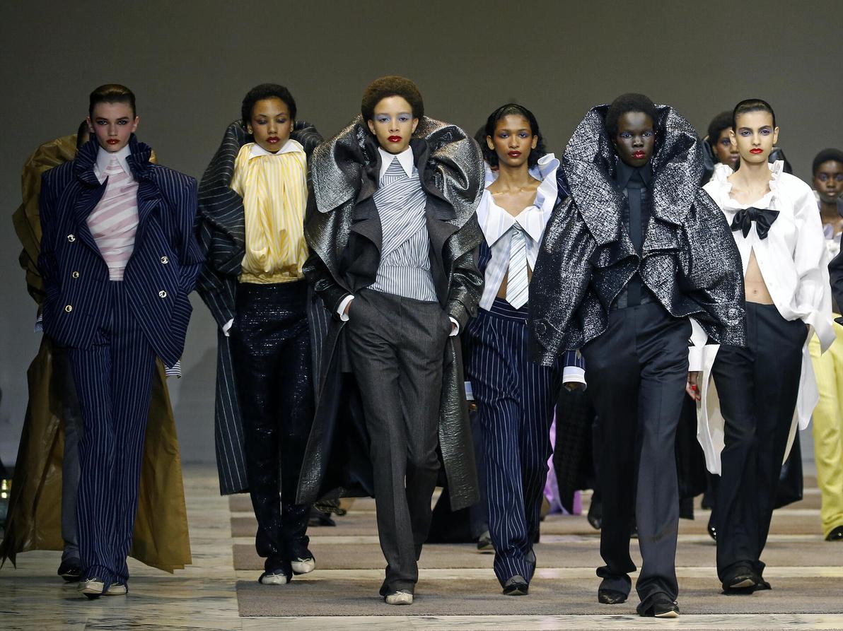 תצוגת ההוט קוטור לסתיו-חורף 2022-23 של ויקטור אנד רולף