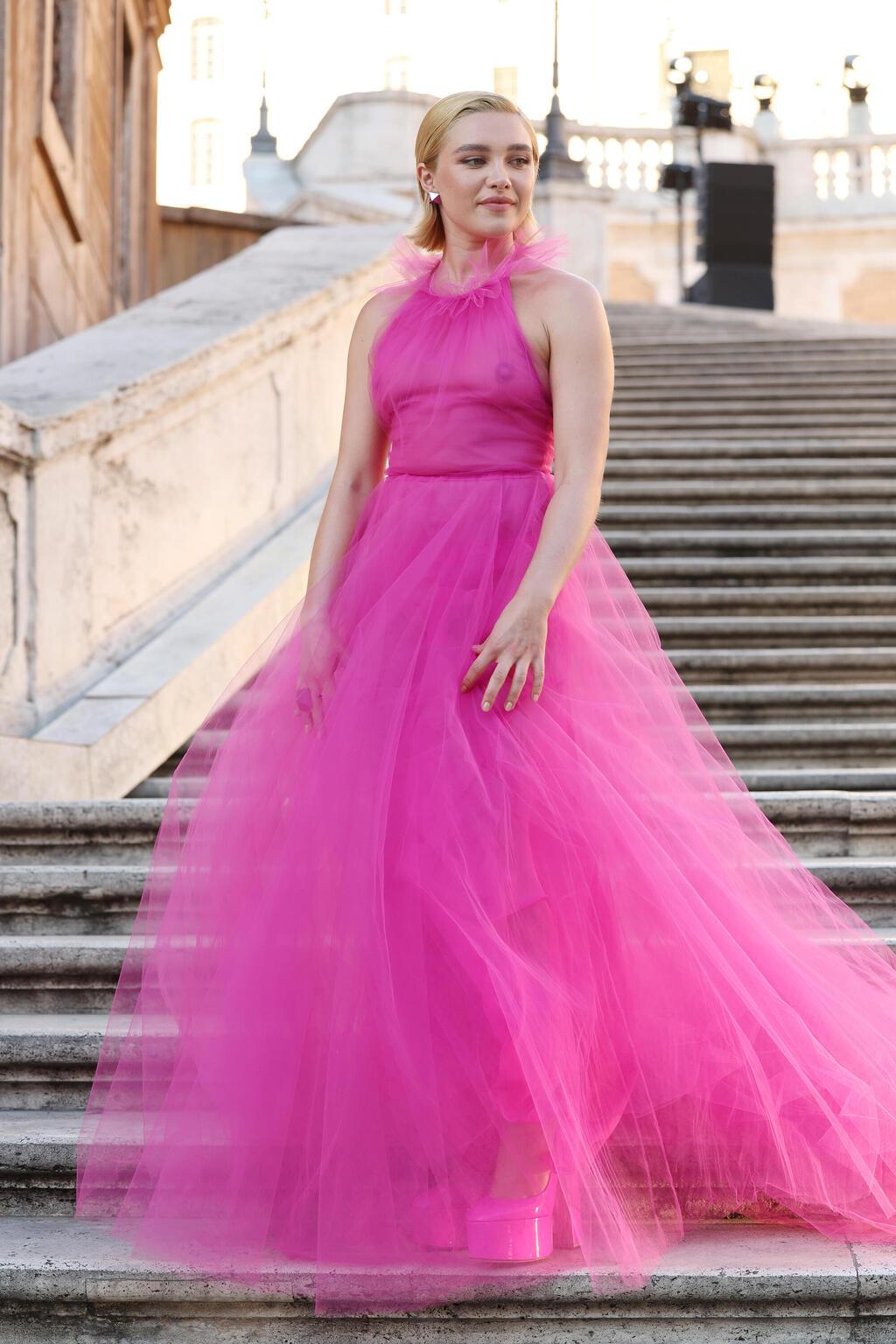 פלורנס פיו בתצוגת אופנה של ולנטינו, 2022