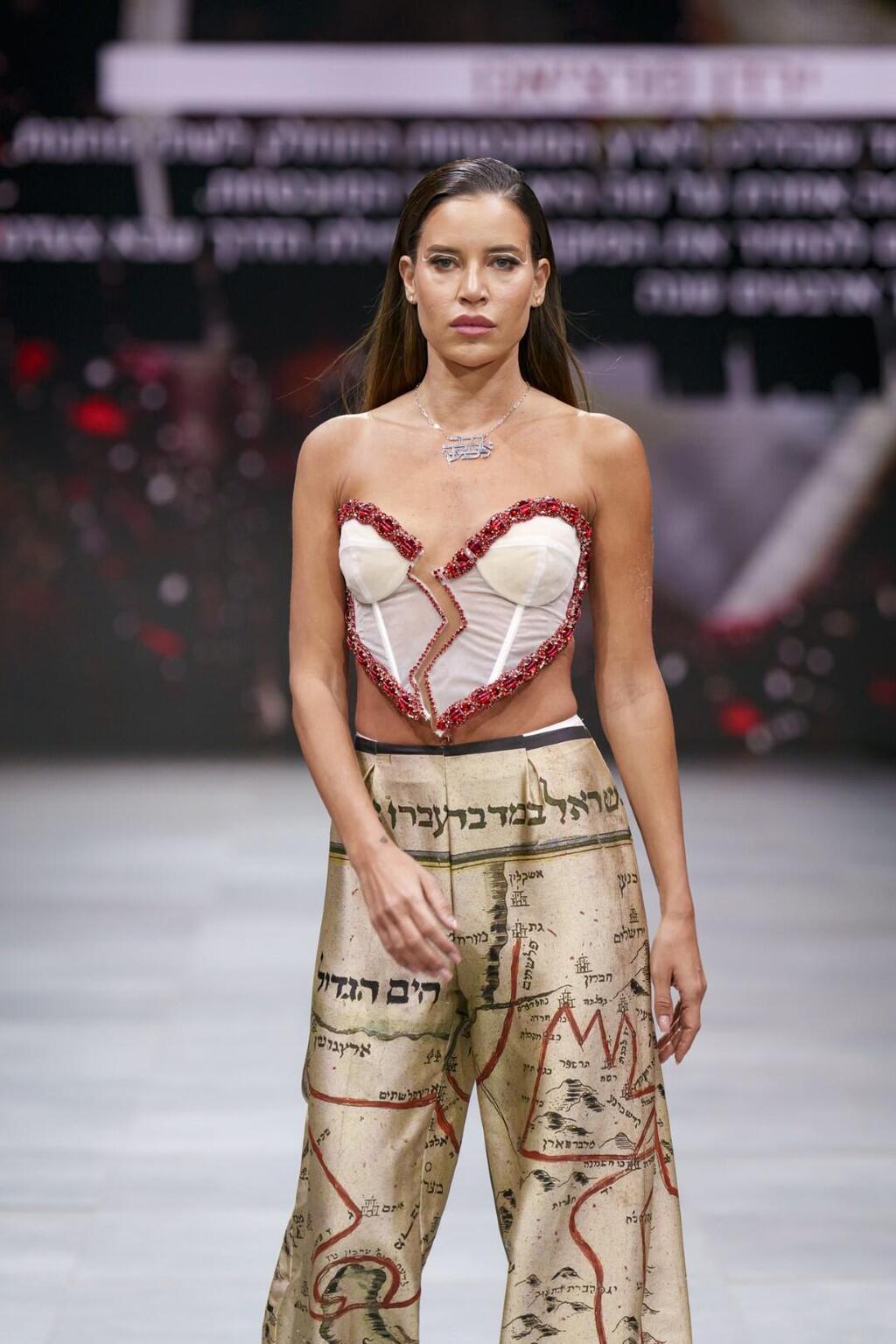 נטלי דדון בעיצוב של ירדן מרציאנו בתצוגת "יום ההשראה" בשבוע האופנה קורנית תל אביב 2023