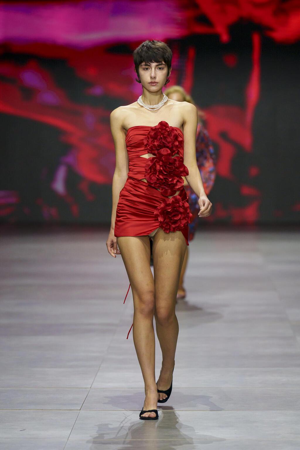 התצוגה של עידן לרוס בשבוע האופנה קורנית תל אביב 2023