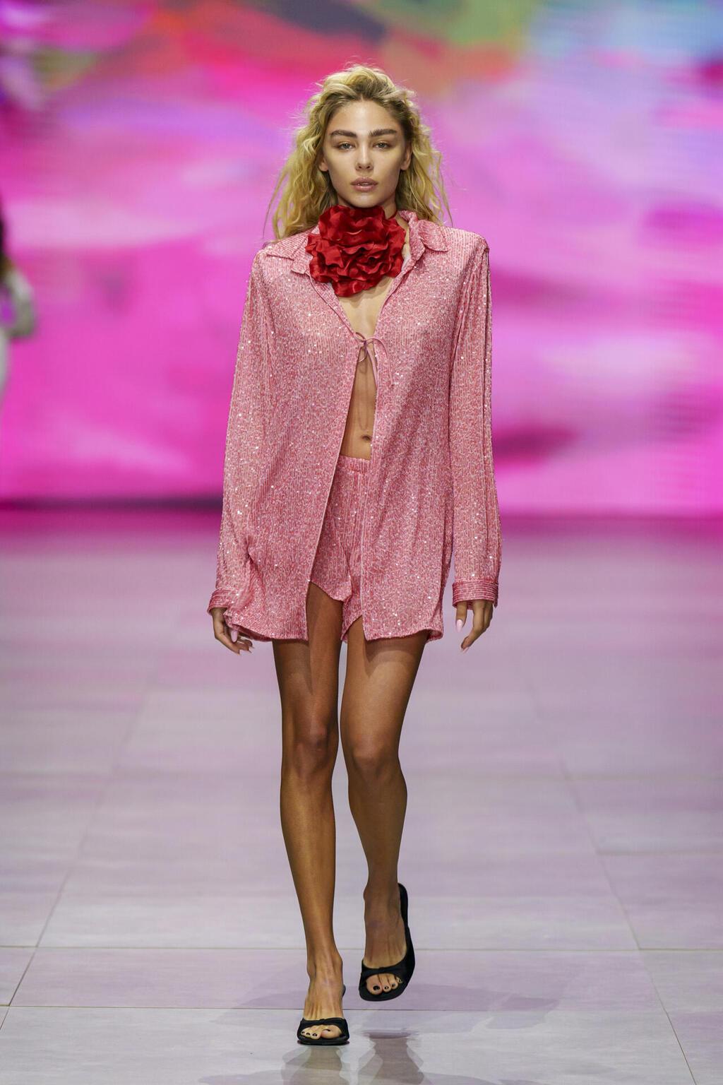 מאיה קיי בתצוגה של עידן לרוס בשבוע האופנה קורנית תל אביב 2023