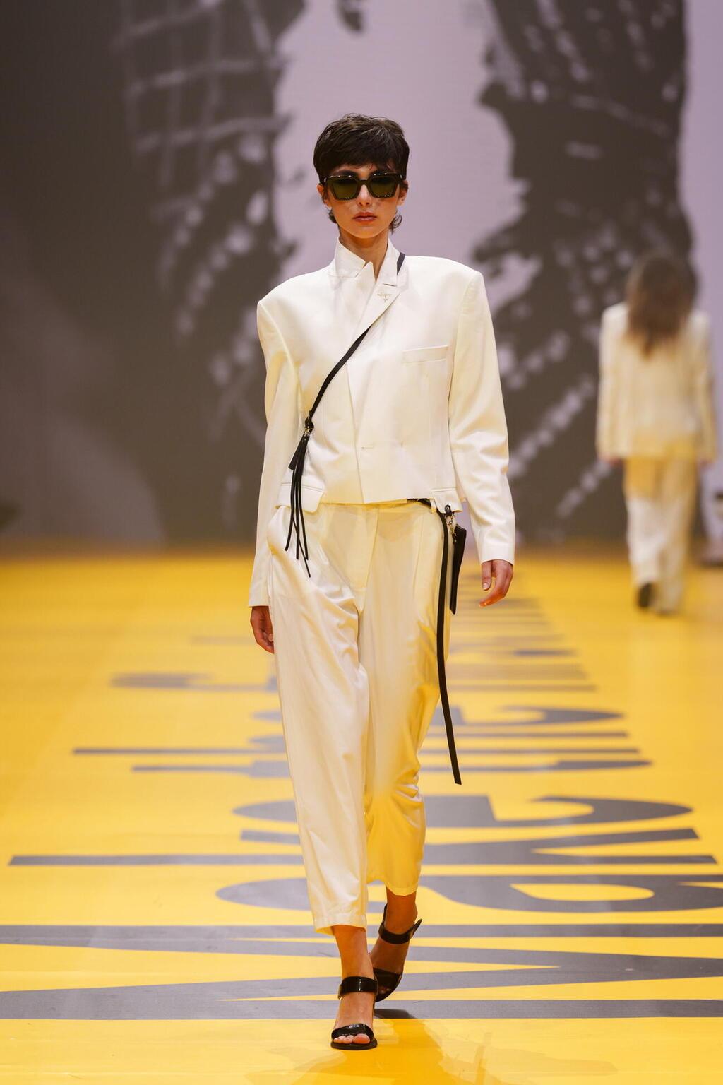 התצוגה של הילי ארי בשבוע האופנה קורנית תל אביב 2023