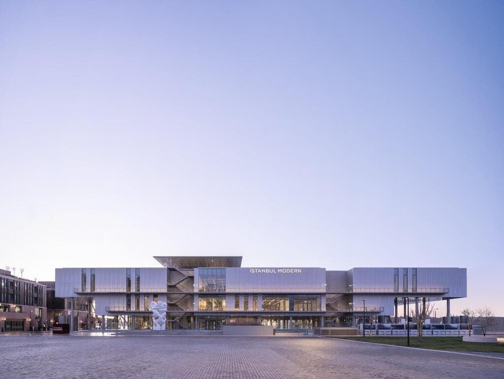 Istanbul Modern, מוזיאון איסטנבול לאמנות מודרנית, עיצוב אדריכל רנצו פיאנו (Photo by Cemal Emden) Istanbul Modern, מוזיאון איסטנבול לאמנות מודרנית, עיצוב אדריכל רנצו פיאנו