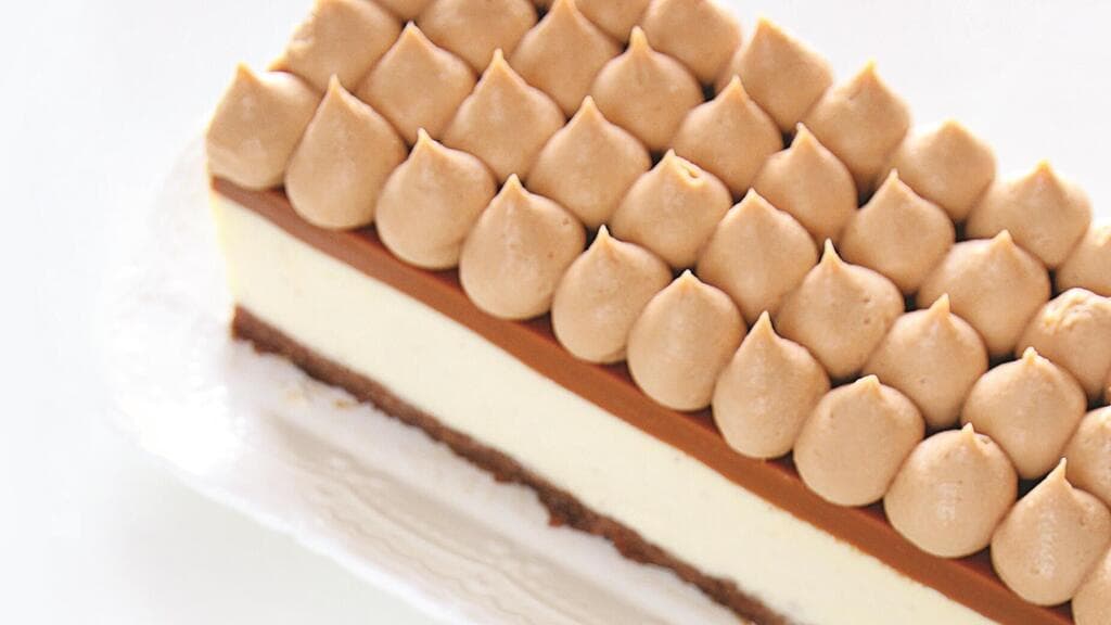 פס עוגת גבינה אפויה עם לוטוס ושוקולד לבן