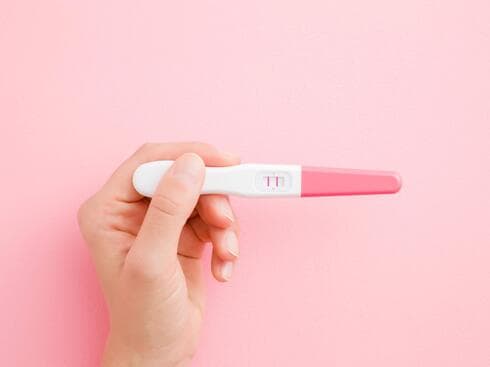 בדיקת היריון חיובית? מתי להגיע לרופאה
