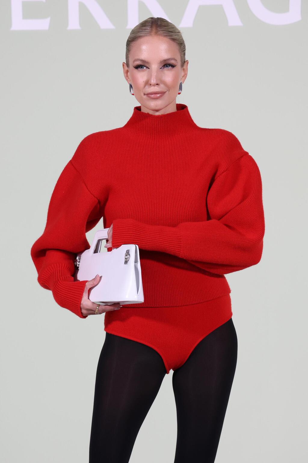 ליאוני האנה בתצוגת אביב-קיץ 2024 של פרגאמו (צילום: Vittorio Zunino Celotto/Getty Images) ליאוני האנה בתצוגת אביב-קיץ 2024 של פרגאמו