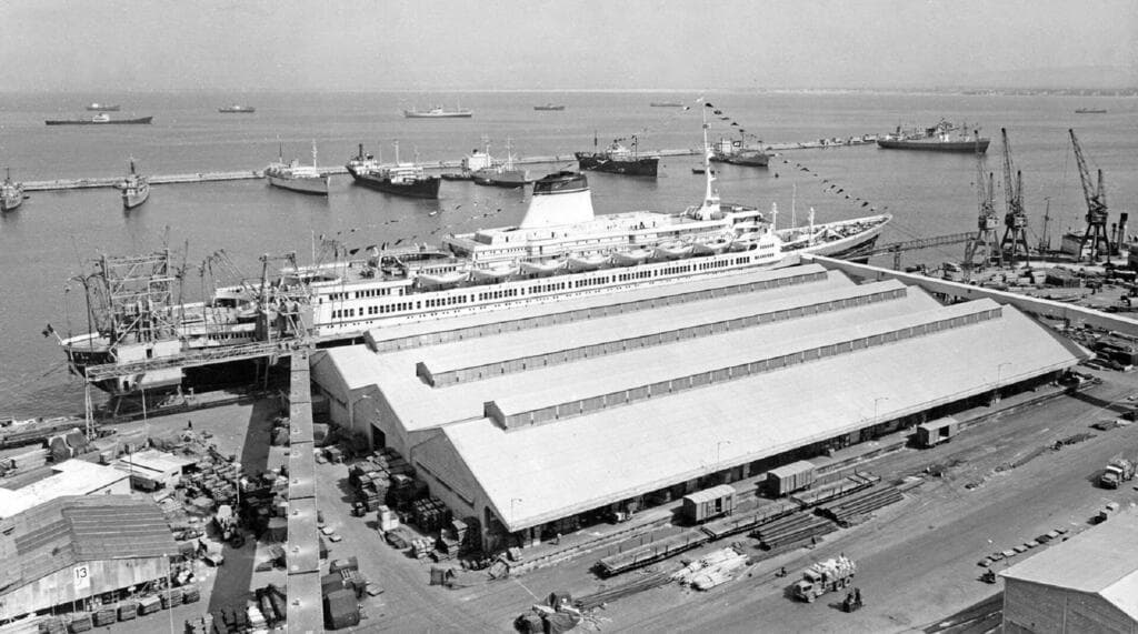 האנגר 15 בנמל חיפה בשנות ה-60