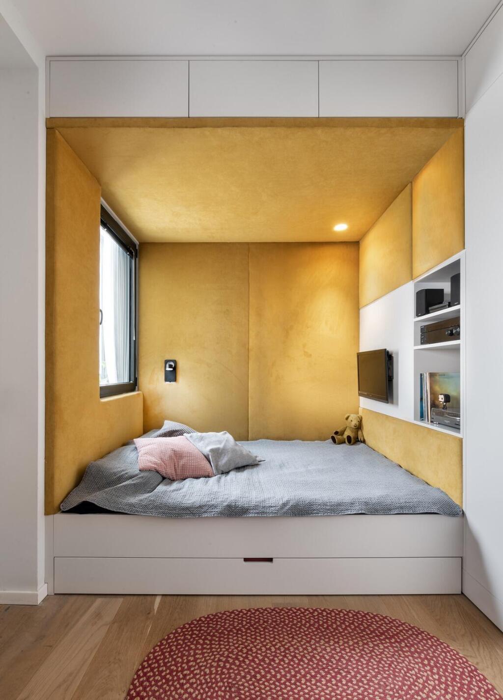 מתוך פרויקט חיזוק חיובי - הוספת מיגון בנישת שינה והפיכת החדר לממ"ד, עיצוב: סטודיו XS