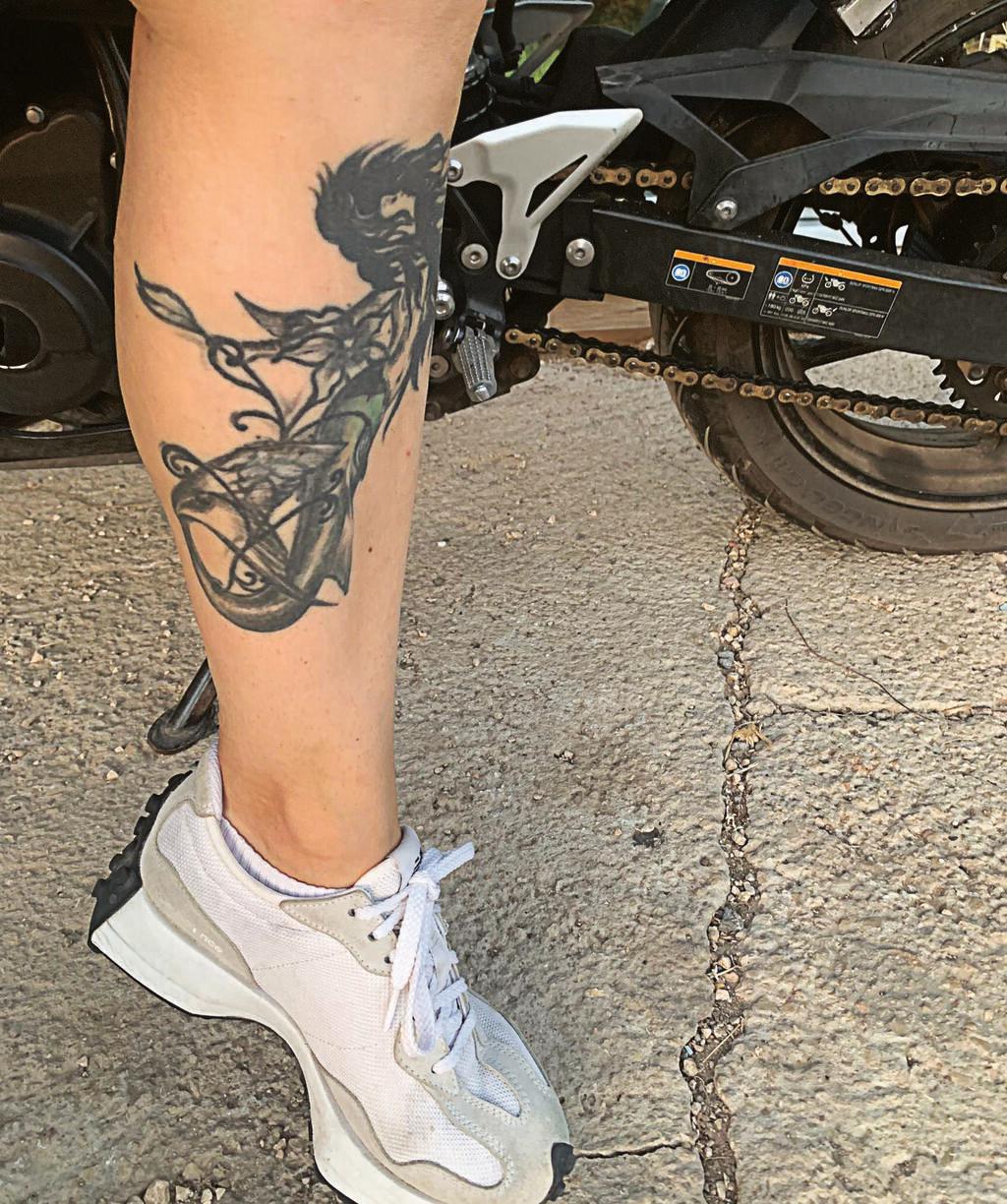 רותם ברזילי פרץ. צלקות מנשיכת כלב (צילום: אלבום פרטי) צילום: רותם ברזילי פרץ