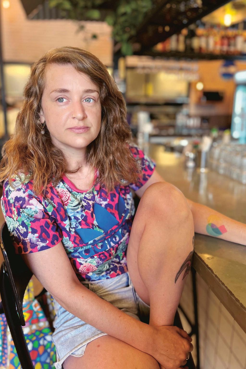 שיר רננה שולמן. הצלקות לא מוסתרות לחלוטין בתוך הקעקוע (צילום: אלבום פרטי) שיר רננה שולמן