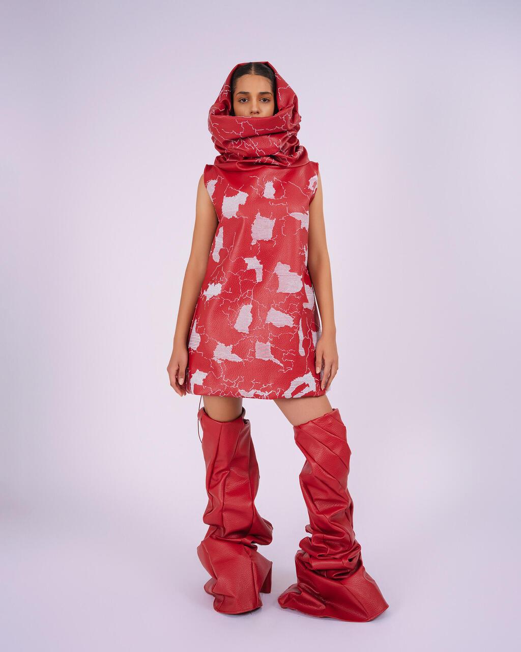 טיפוגרפיה של כפרי העקורים בהדפסת תלת-ממד. פרויקט הגמר "אני פה" של איאת גבארה (צילום: שי פרנקו) פרויקט הגמר "אני פה" של איאת גבארה בחוג לעיצוב אופנה של אוניברסיטת חיפה, 2024