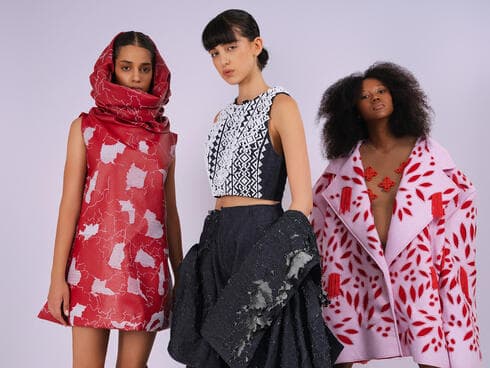 "באמצעות שימוש בטכנולוגיה מתקדמת הופכים מוטיבים מהמסורת והתרבות הפלסטינית לרלוונטיים". פרויקט הגמר "אני פה" של איאת גבארה "באמצעות שימוש בטכנולוגיה מתקדמת הופכים מוטיבים מהמסורת והתרבות הפלסטינית לרלוונטיים". פרויקט הגמר "אני פה" של איאת גבארה