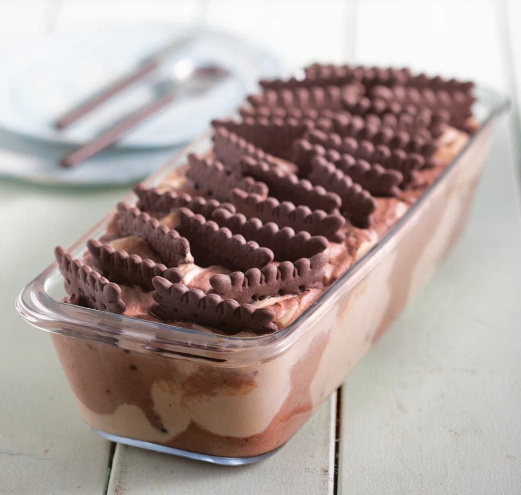 עוגת ביסקוויטים־בלגן (צילום: דניאל לילה, סגנון: נעמה רן) עוגת ביסקוויטים־בלגן