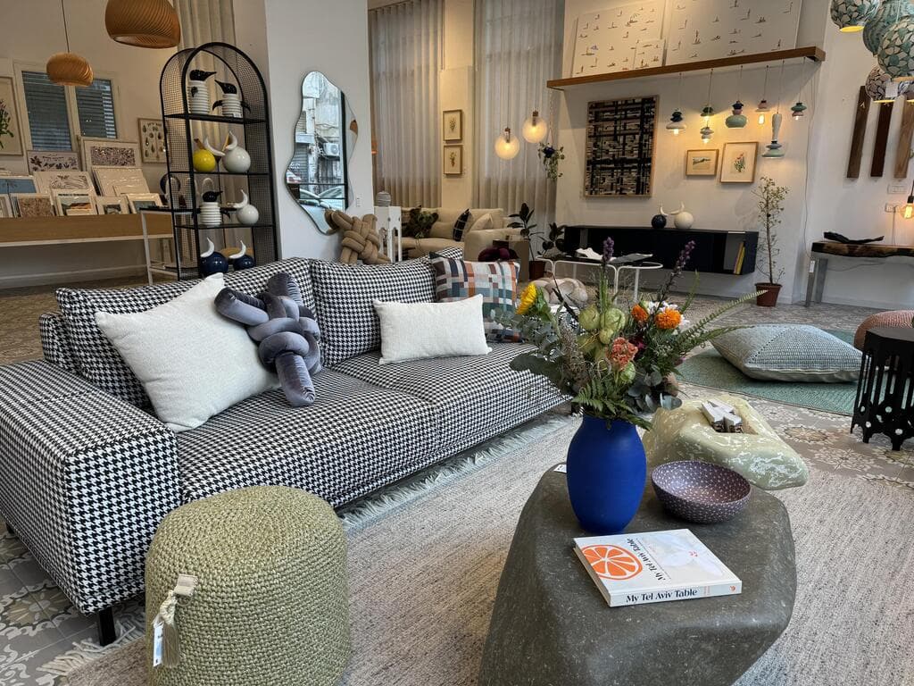 החנות החדשה של סאגה