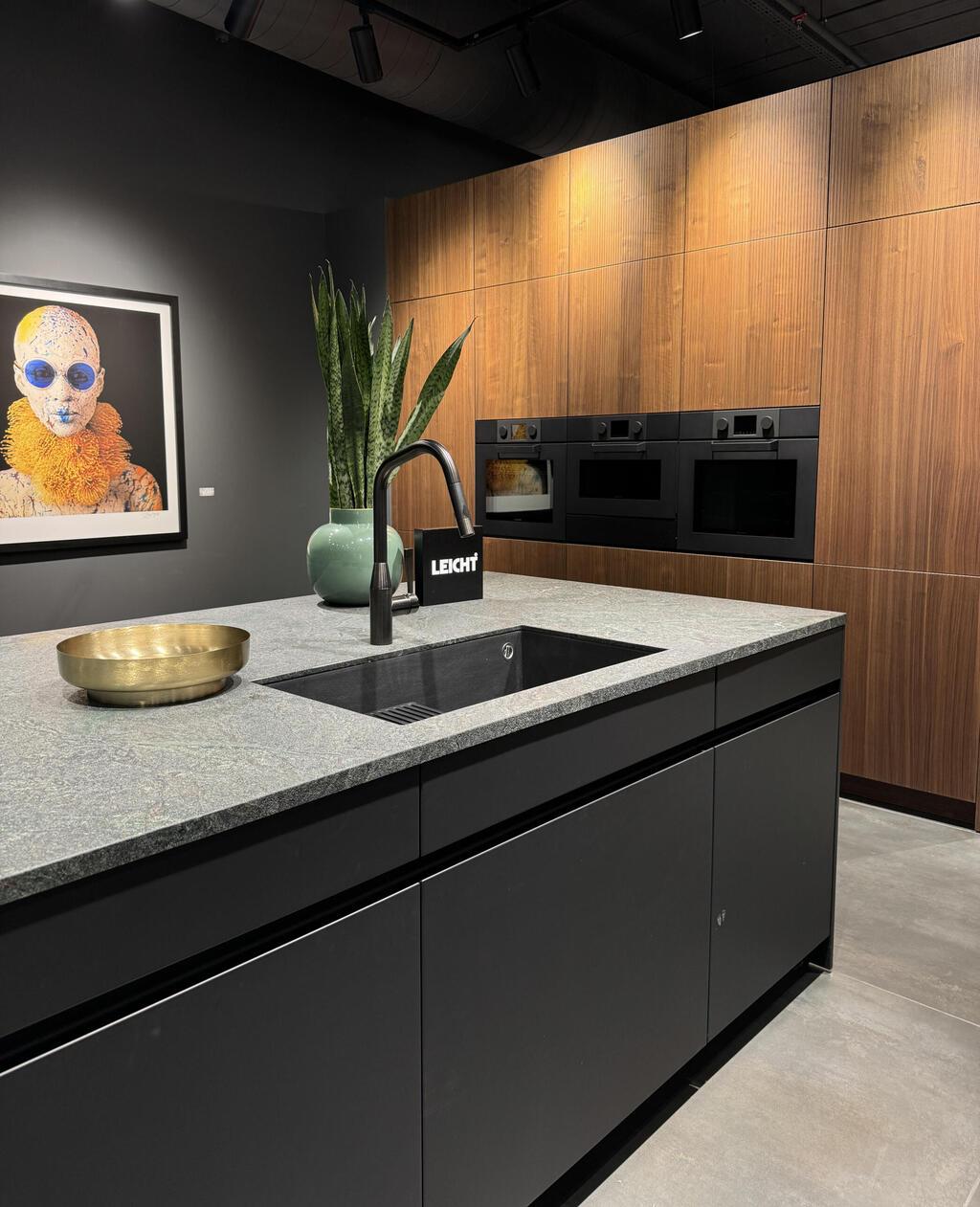 ליישט מטבחים - LEICHT