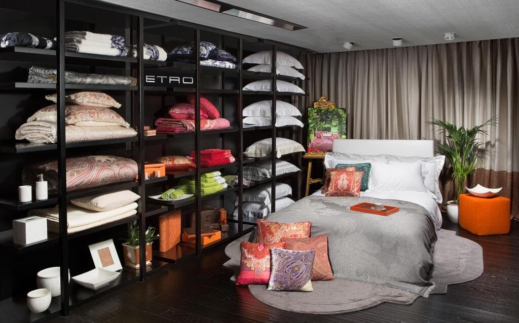 RENBY כיכר המדינה