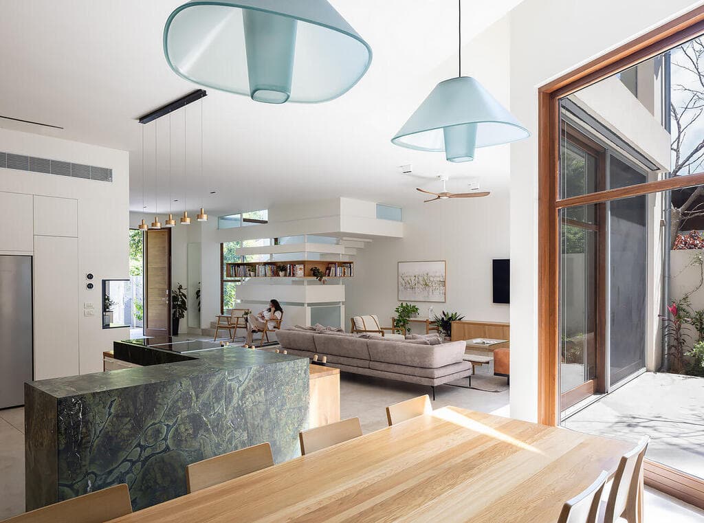 בית ברמת אביב הירוקה, האדריכלית צאלה סיון־קנטר והאדריכל עמית בארי, סטודיו מיא - מיכל יוקלה אדריכלים