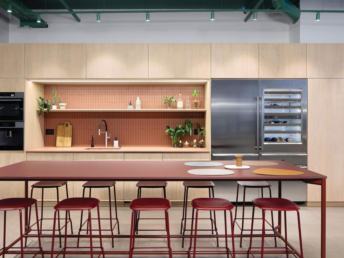 הכל בסטייל: מקרר יין 1.50 מ’, תנור ומכונת קפה של ASKO 