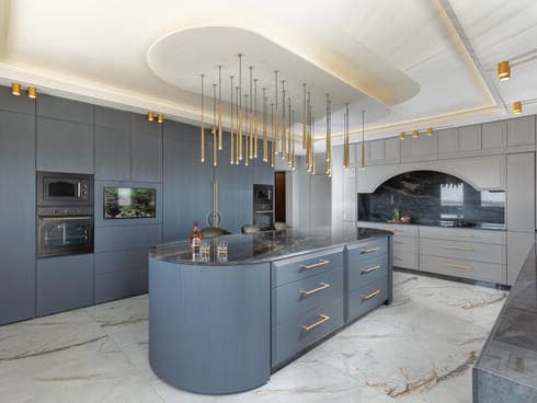 מטבח בגווני כחול ושיש, בשילוב מוצרים מסדרת הקלאסיקו של Gorenje מטבח בגווני כחול ושיש, בשילוב מוצרים מסדרת הקלאסיקו של Gorenje