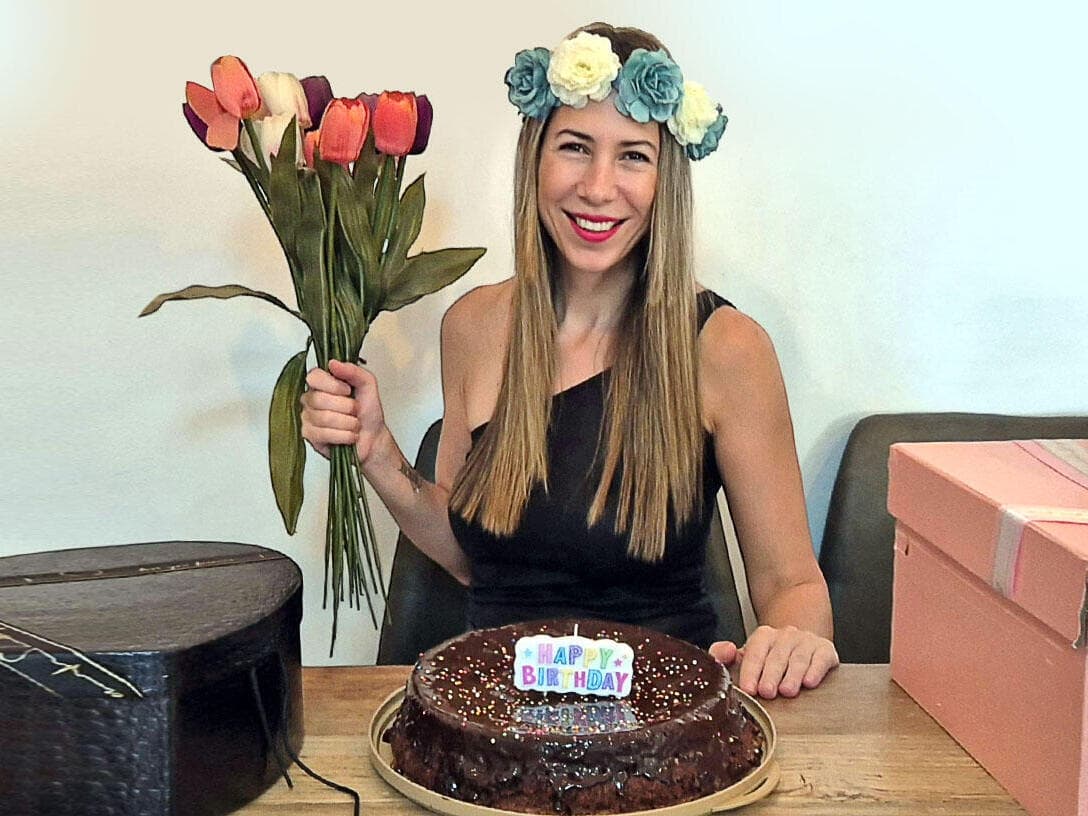 יפעת חוגגת יום הולדת (לא משנה איזה)