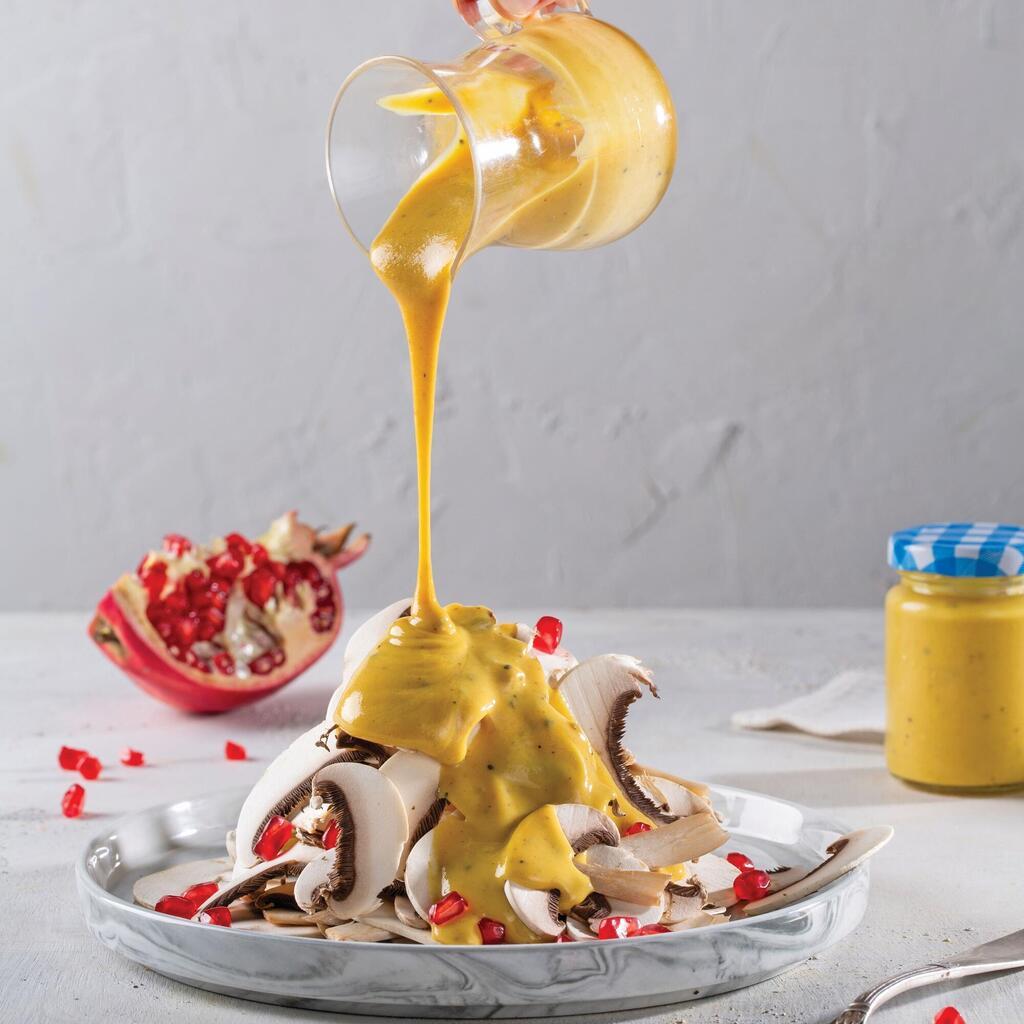 סלט פטריות ברוטב חרדל (צילום: בועז לביא, סגנון: טליה הדר) סלט פטריות ברוטב חרדל