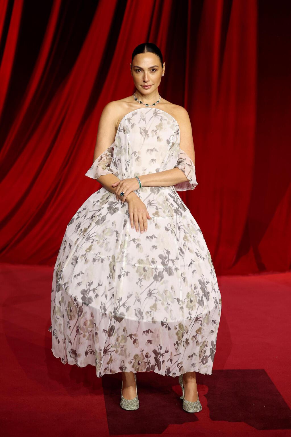 גל גדות לובשת לואווה בגאלה של מוזיאון האקדמיה לקולנוע, 2024