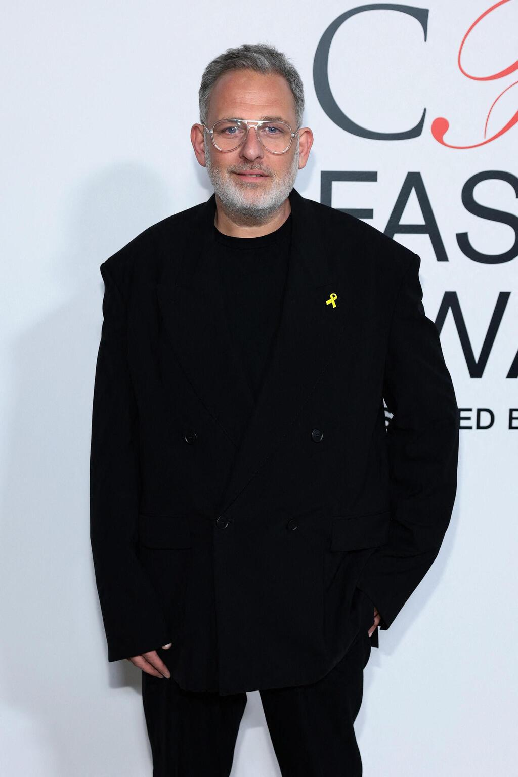 קובי הלפרין בטקס פרסי האופנה של ה-CFDA ל-2024