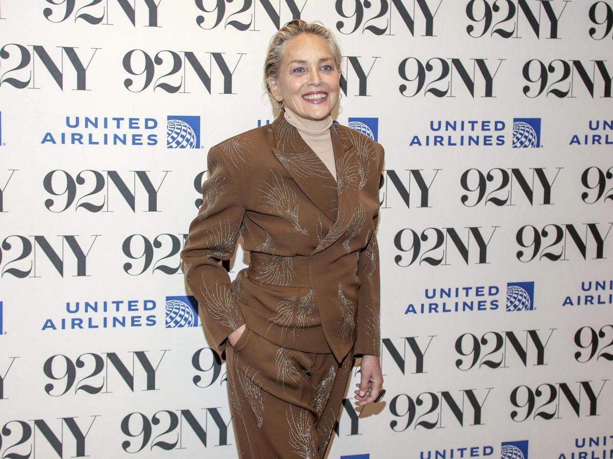 שרון סטון על השטיח האדום, 2023