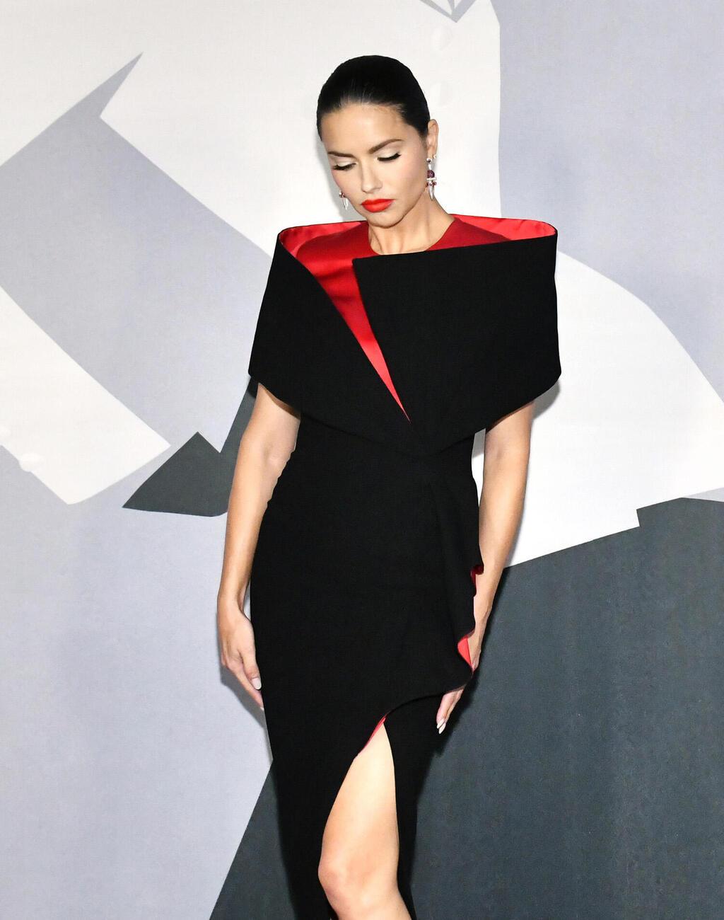 אדריאנה לימה בתערוכה לבית האופנה כריסטיאן דיור בקטאר, 2021