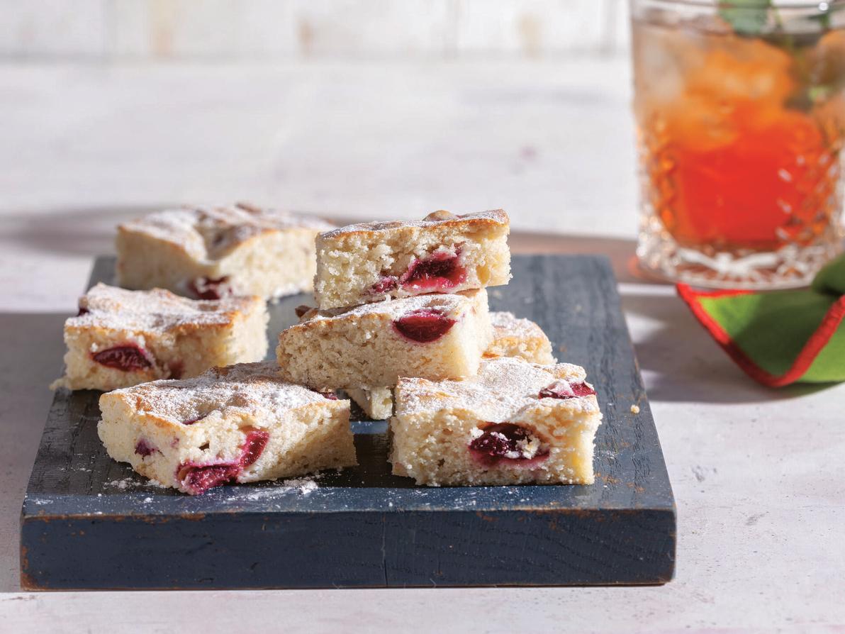 חיתוכיות ריקוטה דובדבנים (צילום: דניאל לילה, סגנון: נעמה רן ) חיתוכיות ריקוטה דובדבנים