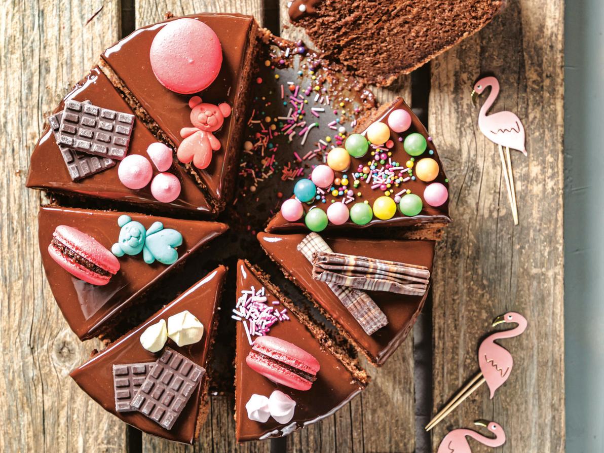 עוגת יום הולדת עם אבקת שוקו