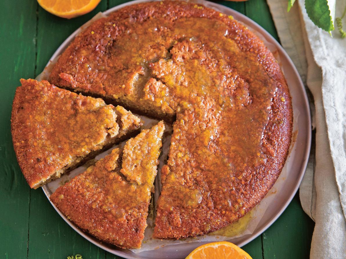 עוגת פולנטה, קלמנטינות ופיסטוקים (צילום: יוסי סליס, סגנון: נטשה חיימוביץ') עוגת פולנטה, קלמנטינות ופיסטוקים