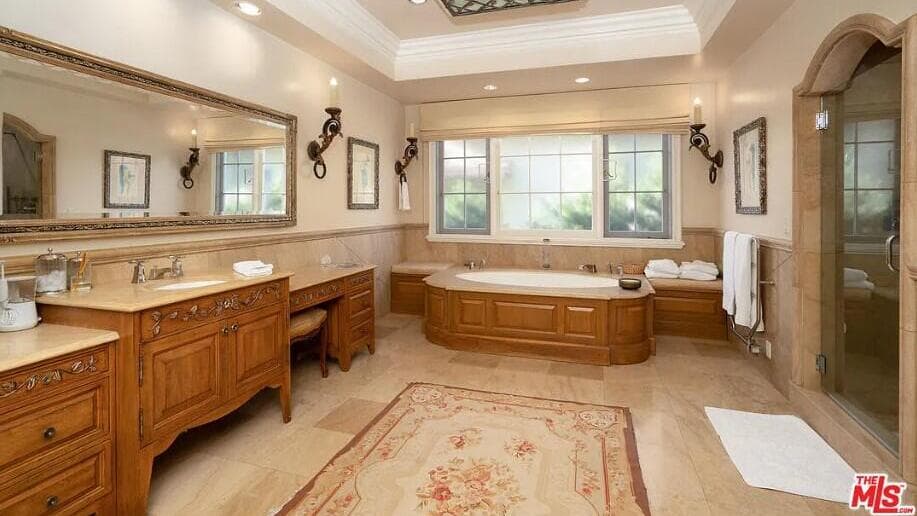 הבית של סם דלוג, בעבר גרה בו משפחת מננדז