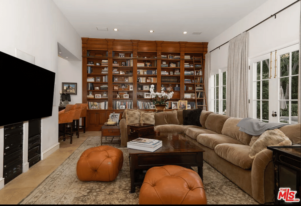 הבית של סם דלוג, בעבר גרה בו משפחת מננדז