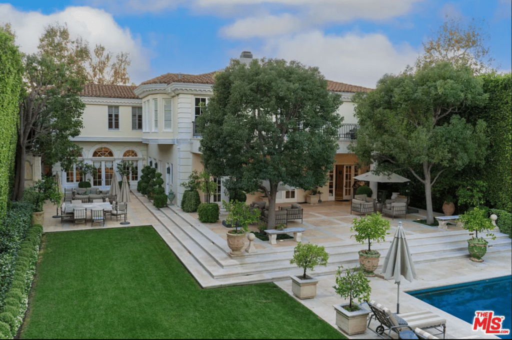 הבית של סם דלוג, בעבר גרה בו משפחת מננדז