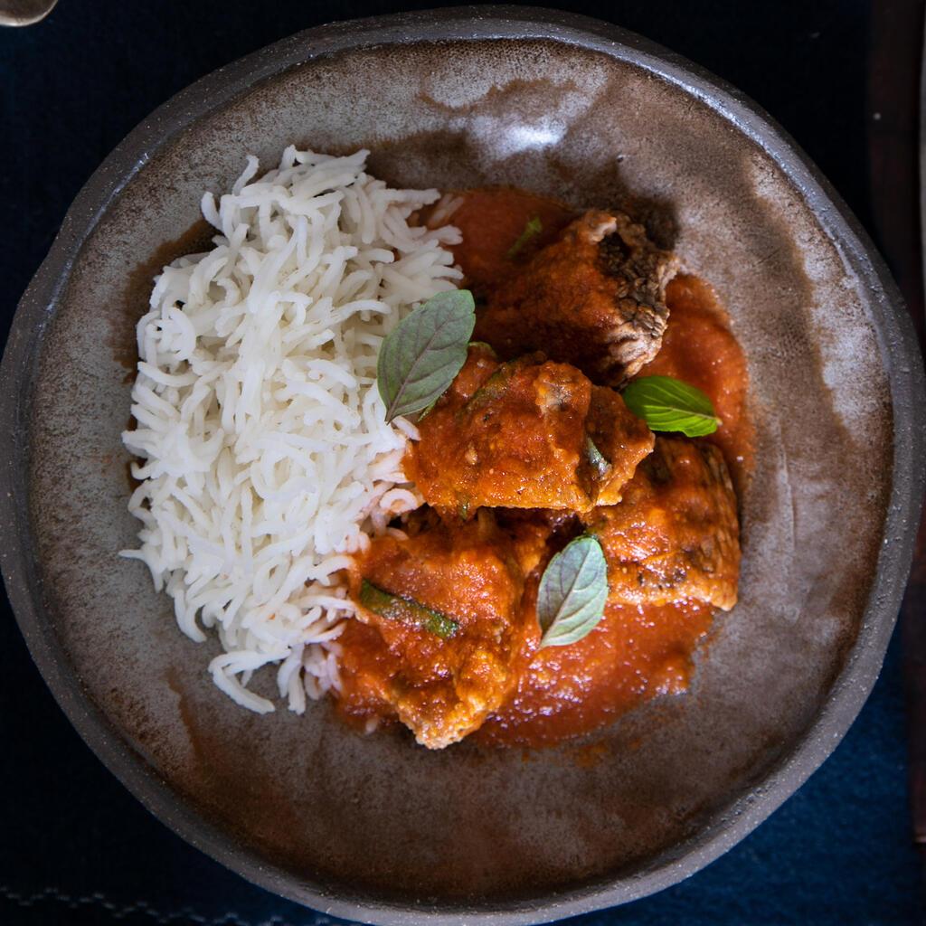 מרק/קדרה עם בשר, עגבניות ופלפלים