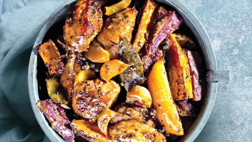 עוף במייפל ואספרסו  עם תפוחי אדמה ובטטה 