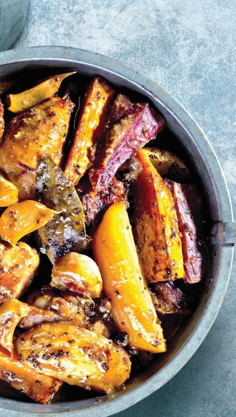 עוף במייפל ואספרסו  עם תפוחי אדמה ובטטה 